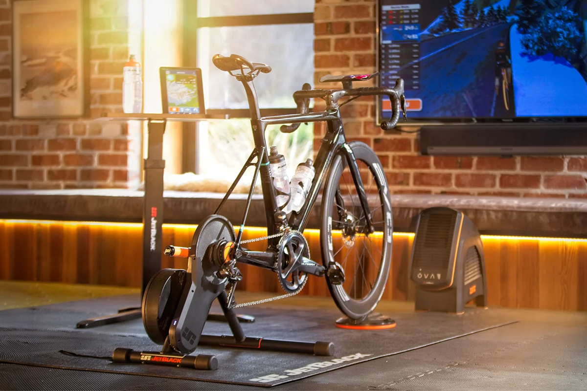 Indoor Cycling 101: Choosing the Right Smart Trainer