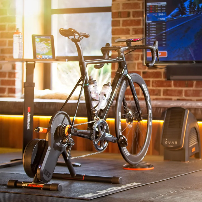 Indoor Cycling 101: Choosing the Right Smart Trainer
