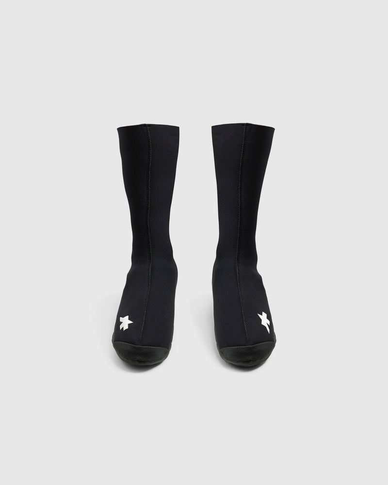 Assos Thermo Rain Booties P1 shoe covers, front view, showing the Assos logo on both the right and left foot
