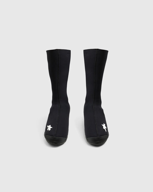 Assos Thermo Rain Booties P1 shoe covers, front view, showing the Assos logo on both the right and left foot
