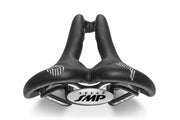 Selle SMP Dynamic Saddle rear view showing raised tail, white stitched logos, and full‑length relief channel.