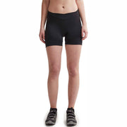 Craft Essence Hot Pants W black women’s cycling shorts modeled from the front, showing the curved waistband, side stitching and extra-short fit.
