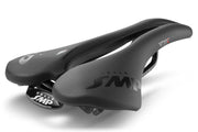 Selle SMP VT30C Saddle diagonal view showing the ergonomic cutout and embossed “100% Handmade in Italy” text on the inner dip.