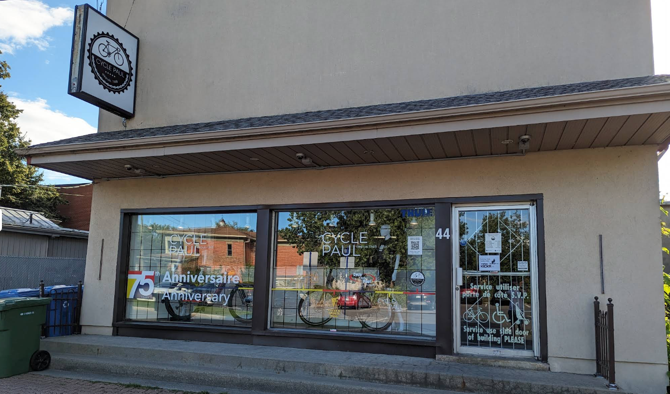 Cycle Paul Pointe-Claire storefront, QC / Façade de Cycle Paul à Pointe-Claire, QC