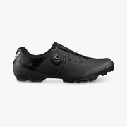Shimano SH-XC302 cycling shoe in black, side view with BOA dial and wraparound upper