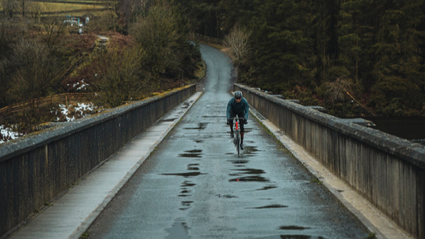 Rouler sous la pluie